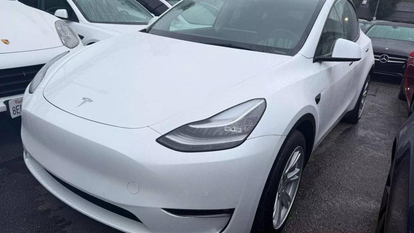 TESLA MODEL Y 2022 7SAYGDEE5NF353985 image